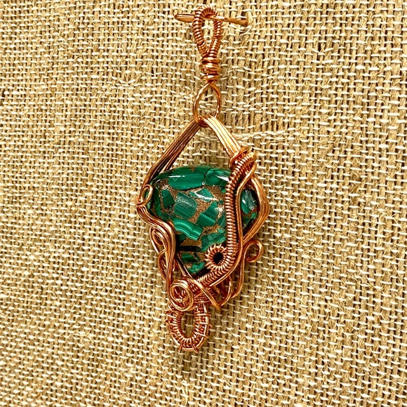 HANDCRAFT Malachite Copper Hand Wrapped Copper Freeform Pendant, Artisan Jewelry - Picture 6 of 10